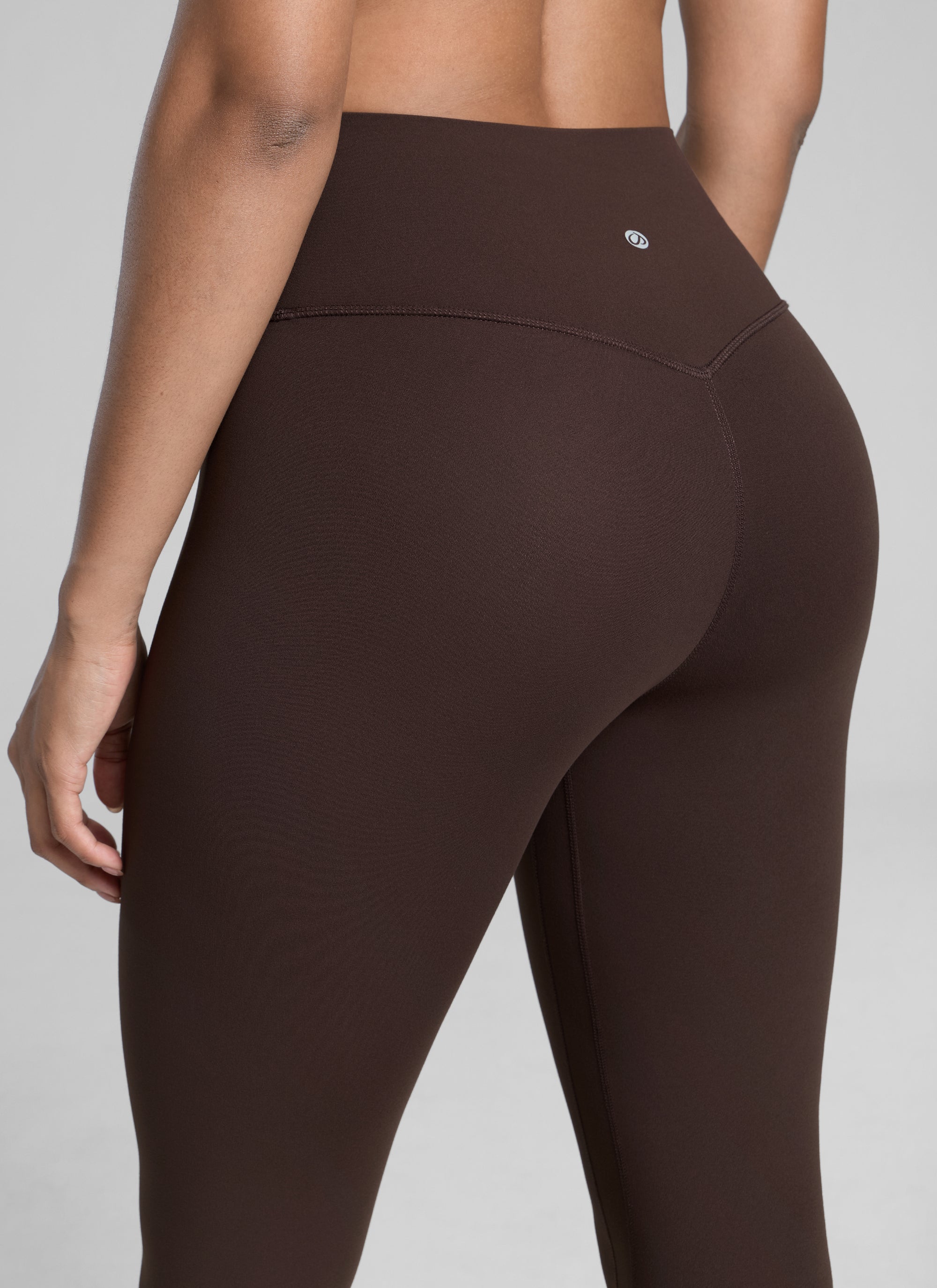 CRZ YOGA Women's Workout High Rise Butterlift Yoga Leggings 25'' Hot Fudge Brown @model_info:Barbara