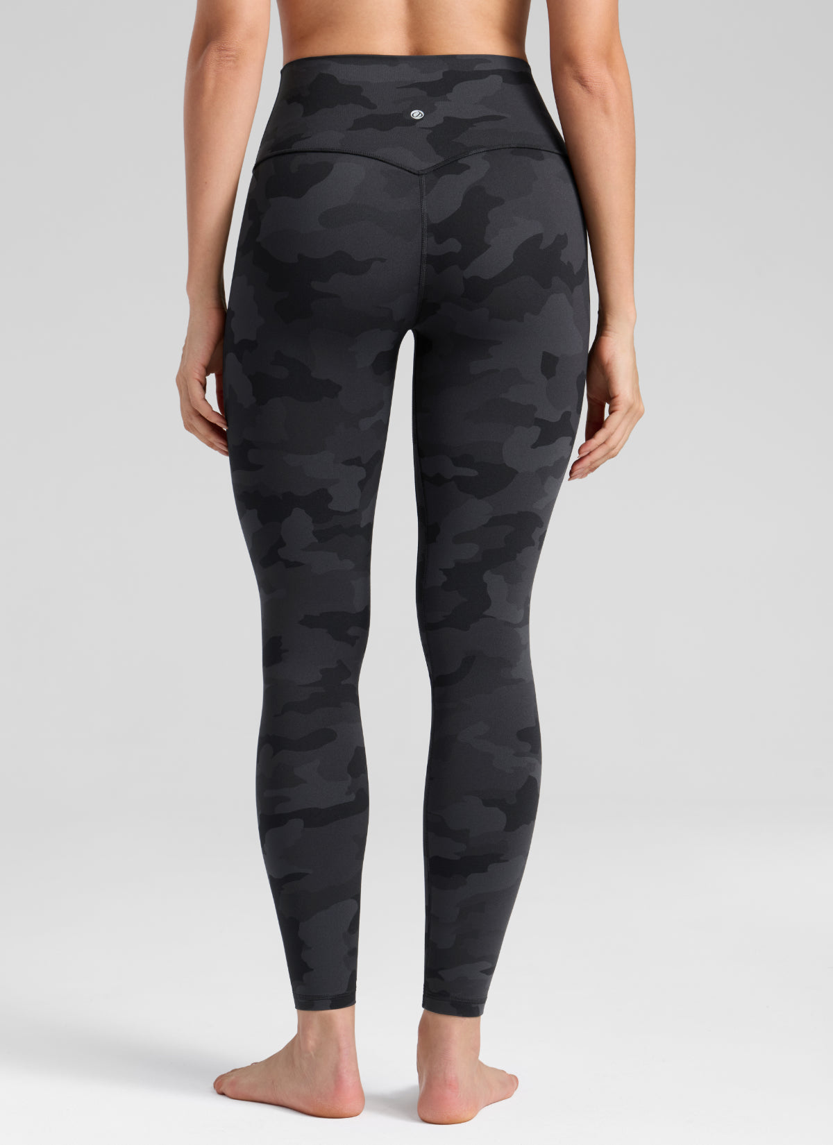 CRZ YOGA Women's Workout High Rise Butterlift Yoga Leggings 28'' Dark Grey Camouflage 2 @model_info:Bruna