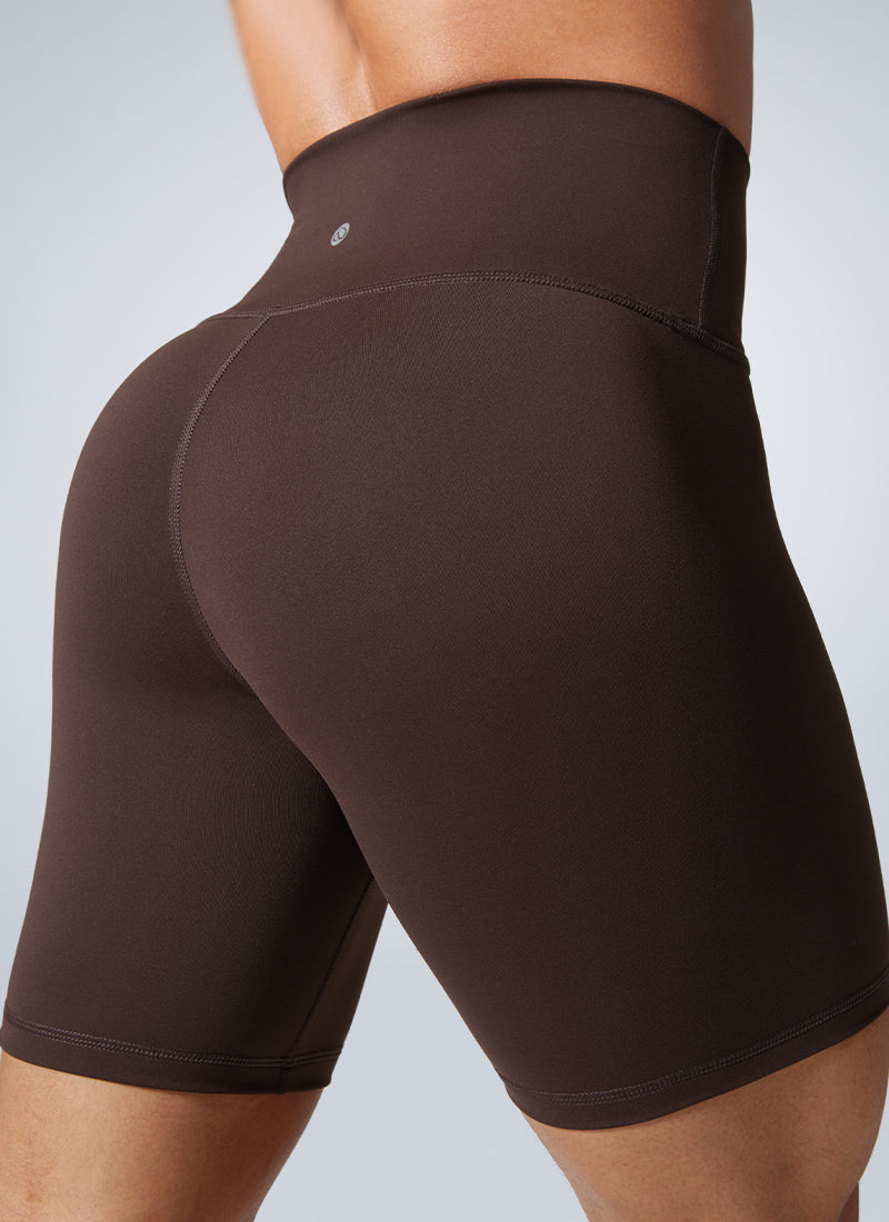 CRZ YOGA Women's Workout High Rise Biker Shorts Butterbreeze Shorts 6'' Hot Fudge Brown @model_info:Cintia