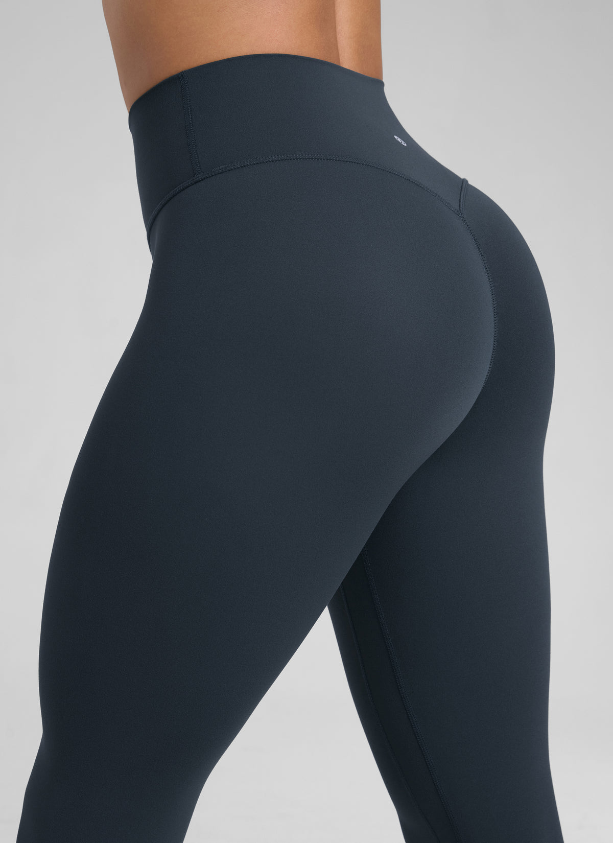 CRZ YOGA Women Butterlift High Rise Scrunch Butt Legging No Front Seam True Navy @model_info:Barbara