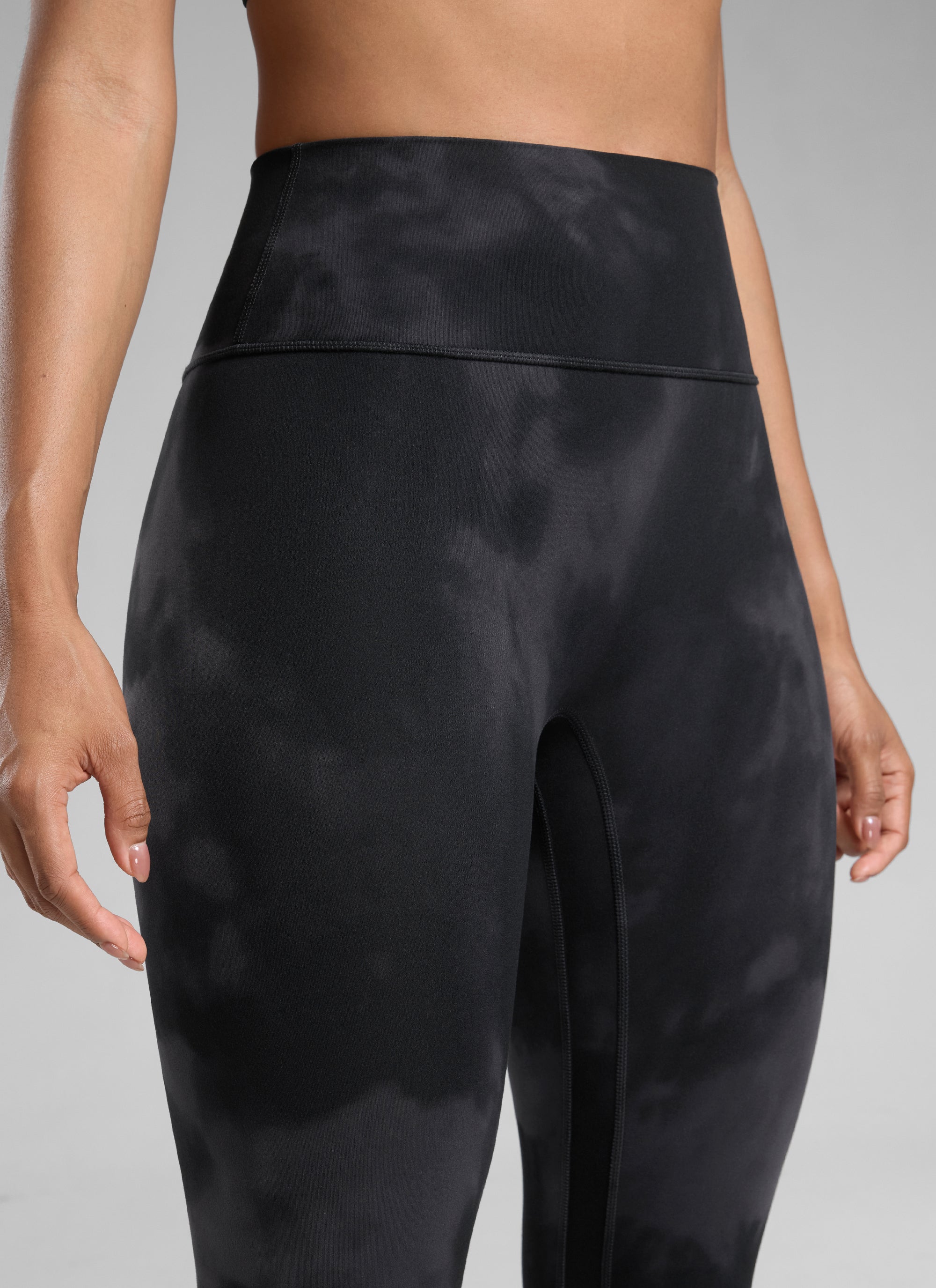 CRZ YOGA Women Butterlift High Rise Scrunch Butt Legging No Front Seam Black Tie Dye Flowers