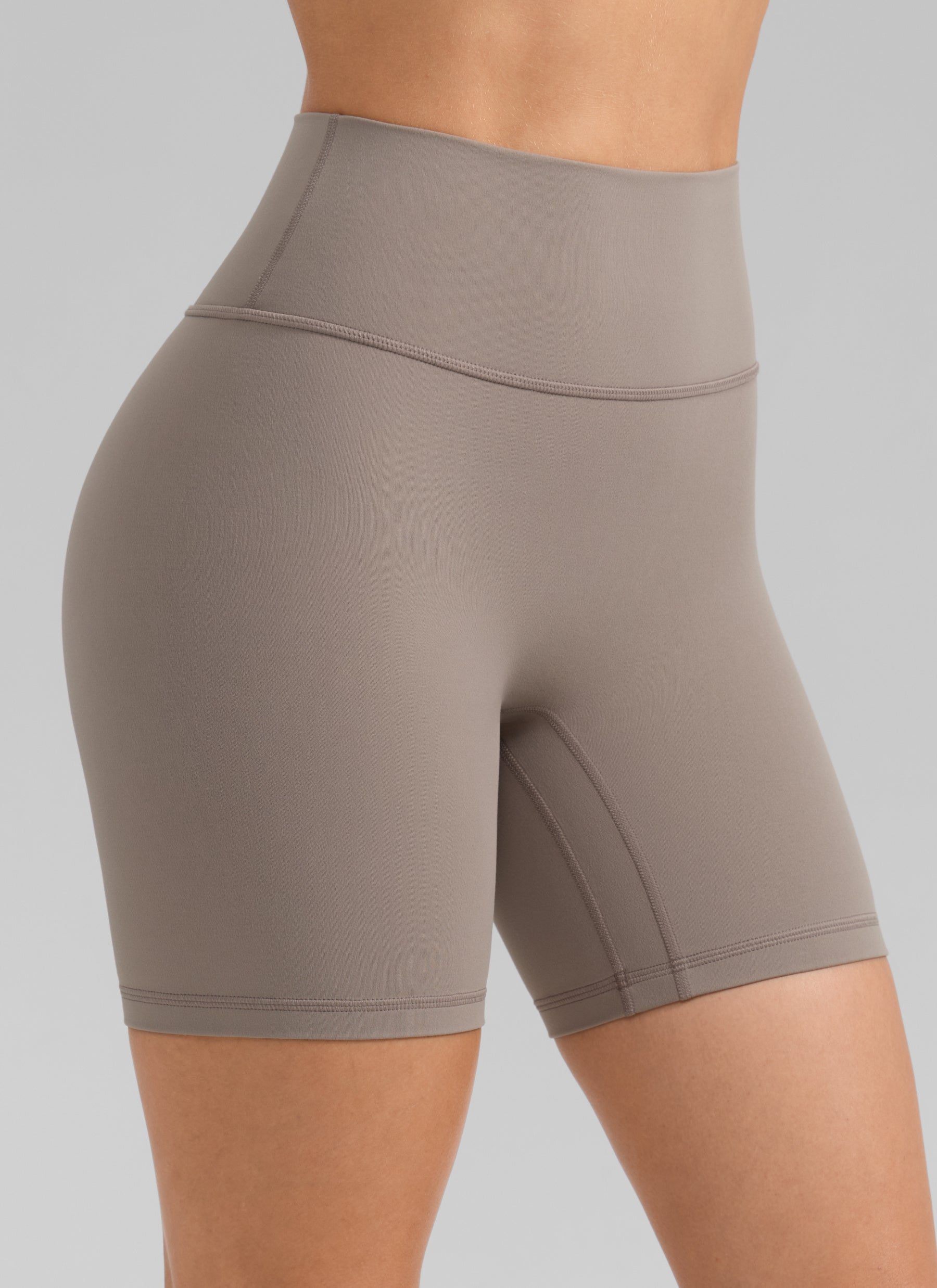 CRZ YOGA Butterlift Womens Scrunch Butt Biker Shorts 6'' No Front Seam Creamy Latte @model_info:A