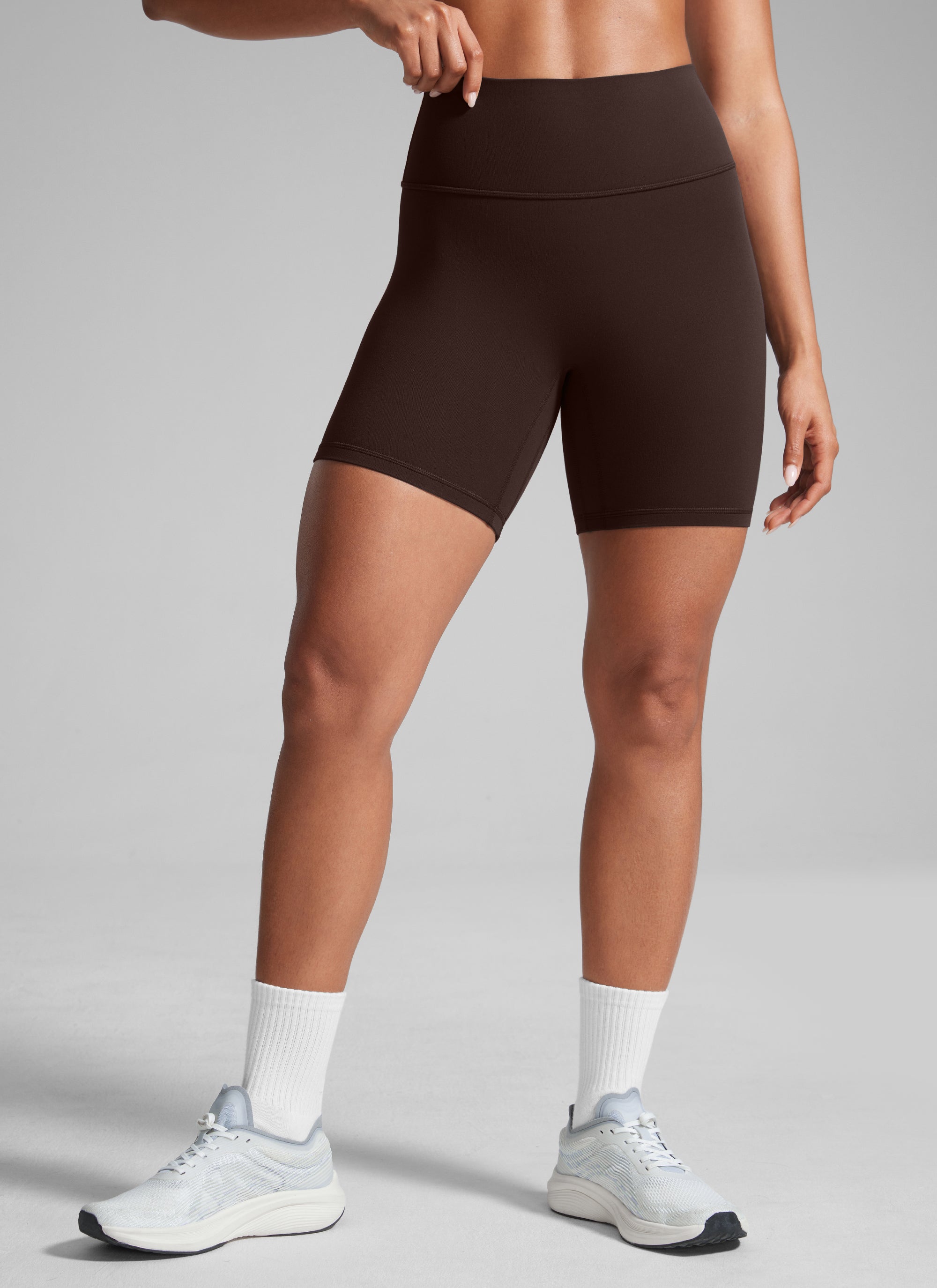 CRZ YOGA Butterlift Womens Scrunch Butt Biker Shorts 6'' No Front Seam Hot Fudge Brown @model_info:Crystal