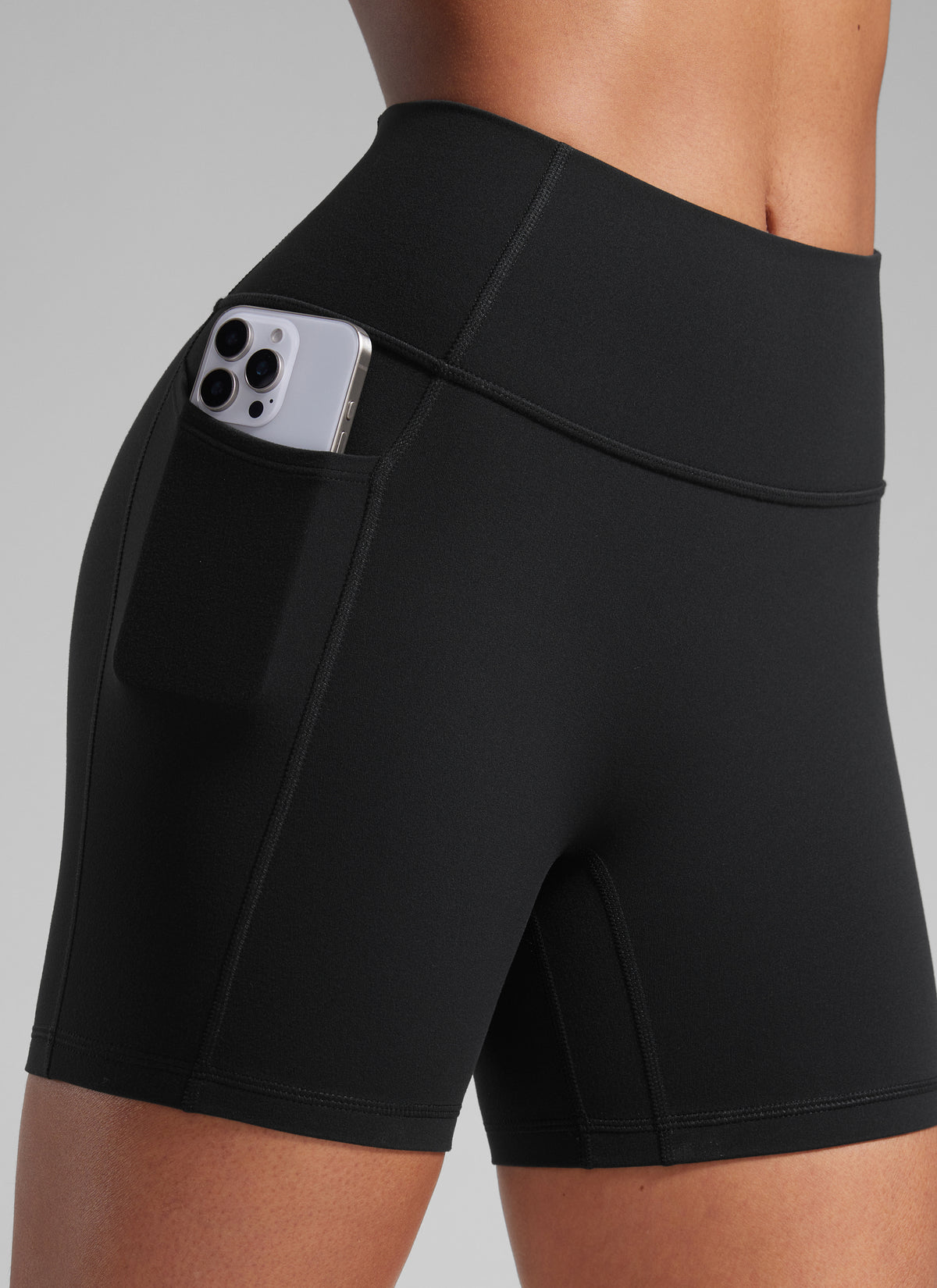 CRZ YOGA Butterlift Womens Scrunch Butt No Front Seam Pocket Biker Shorts 5'' Black @model_info:Crystal