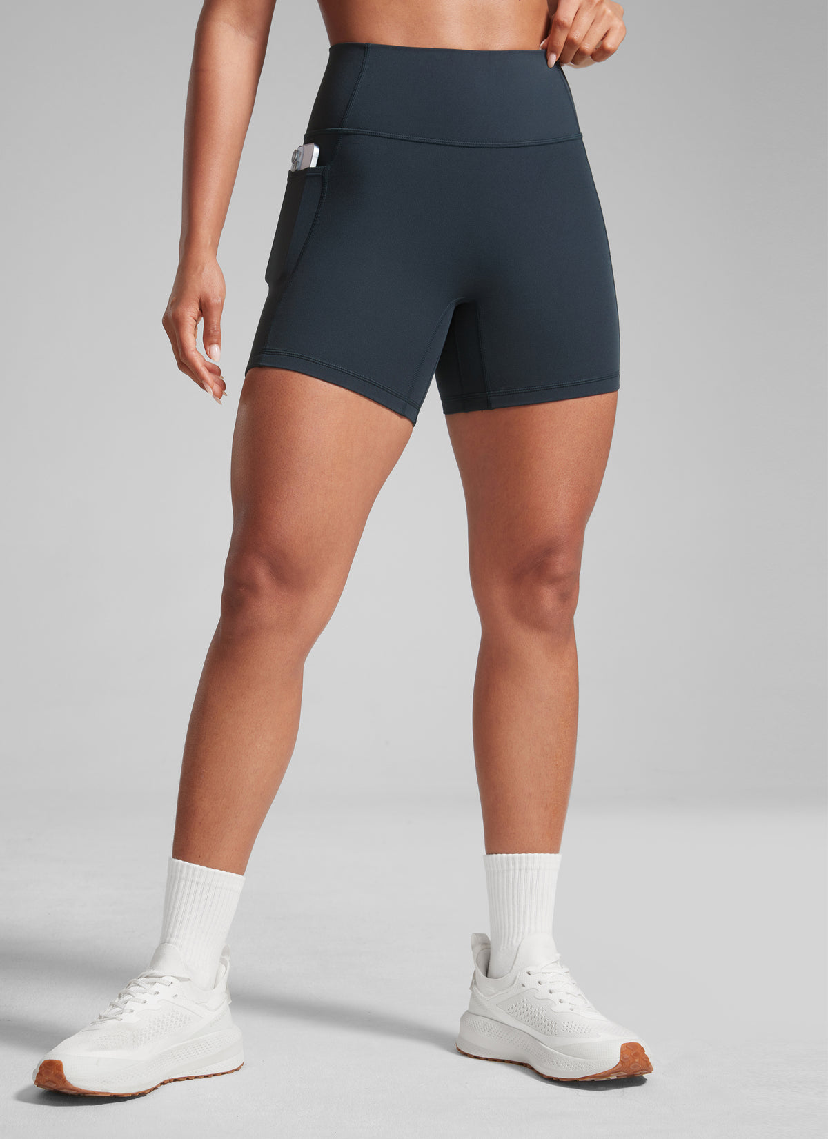 CRZ YOGA Butterlift Womens Scrunch Butt No Front Seam Pocket Biker Shorts 5'' True Navy @model_info:Crystal