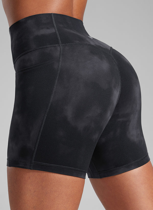 CRZ YOGA Butterlift Womens Scrunch Butt No Front Seam Pocket Biker Shorts 5'' Black Tie Dye Flowers @model_info:Crystal