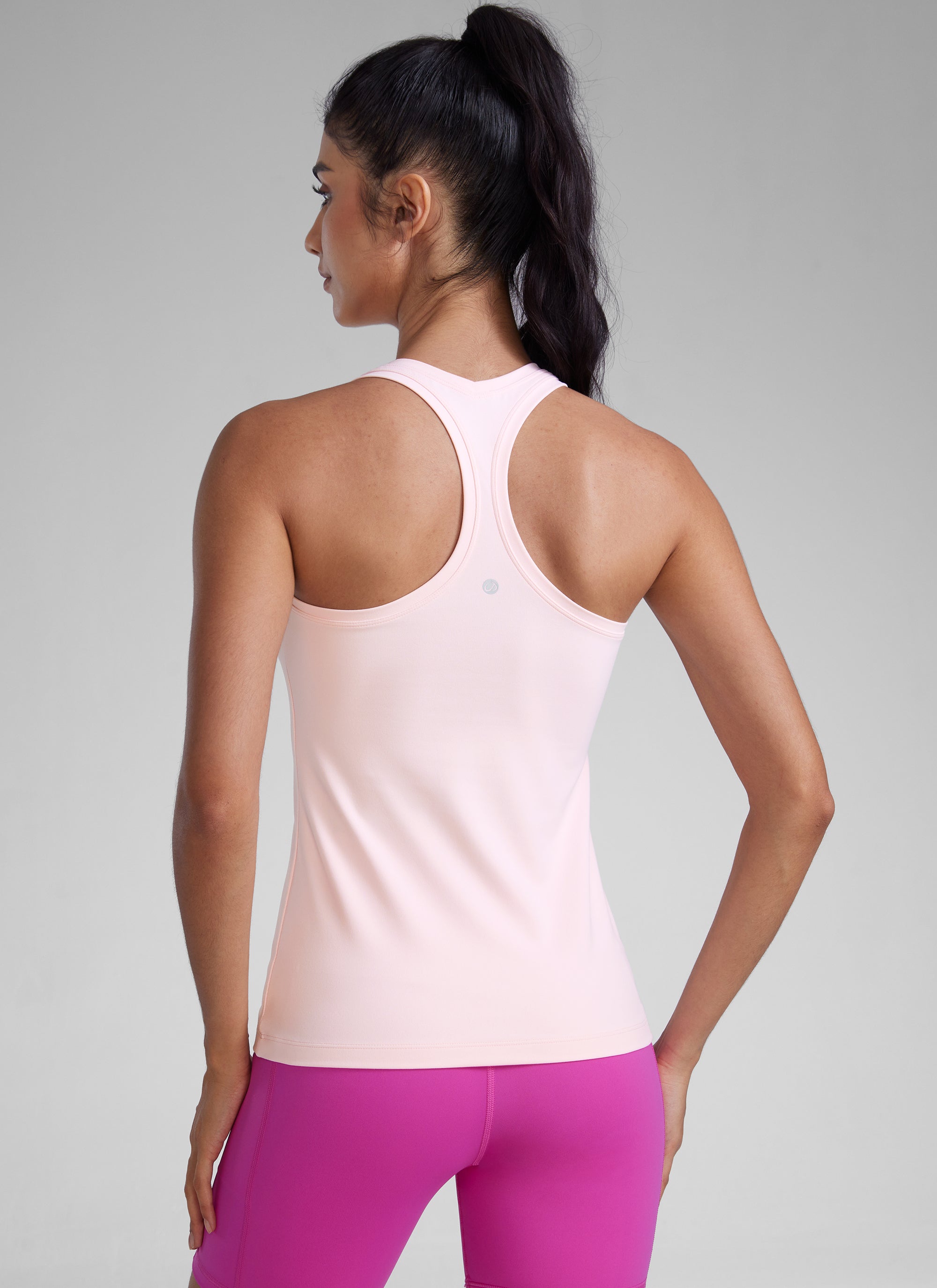 CRZ YOGA Women's Yoga Slim Fit Tops Butterluxe Tank Racerback Strawberry Pink @model_info:Paula