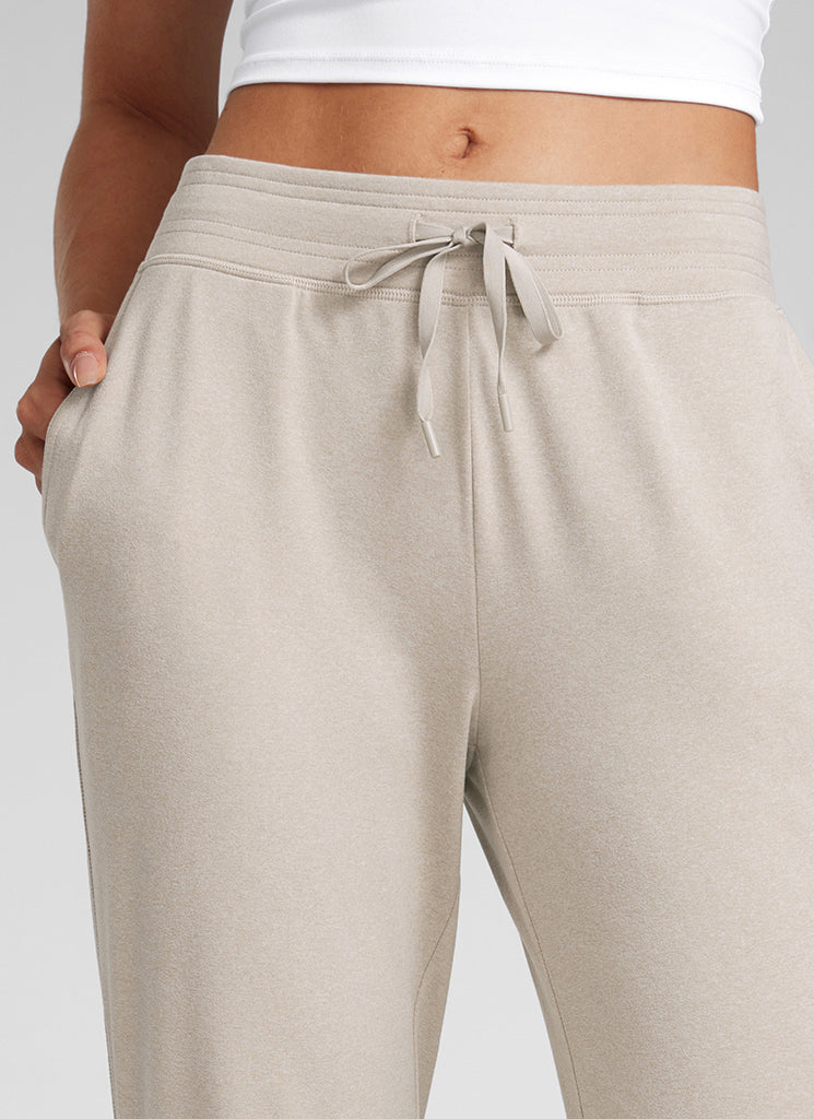 CRZ YOGA Women's Cloud Jersey Capri Joggers 25'' with Pockets Black