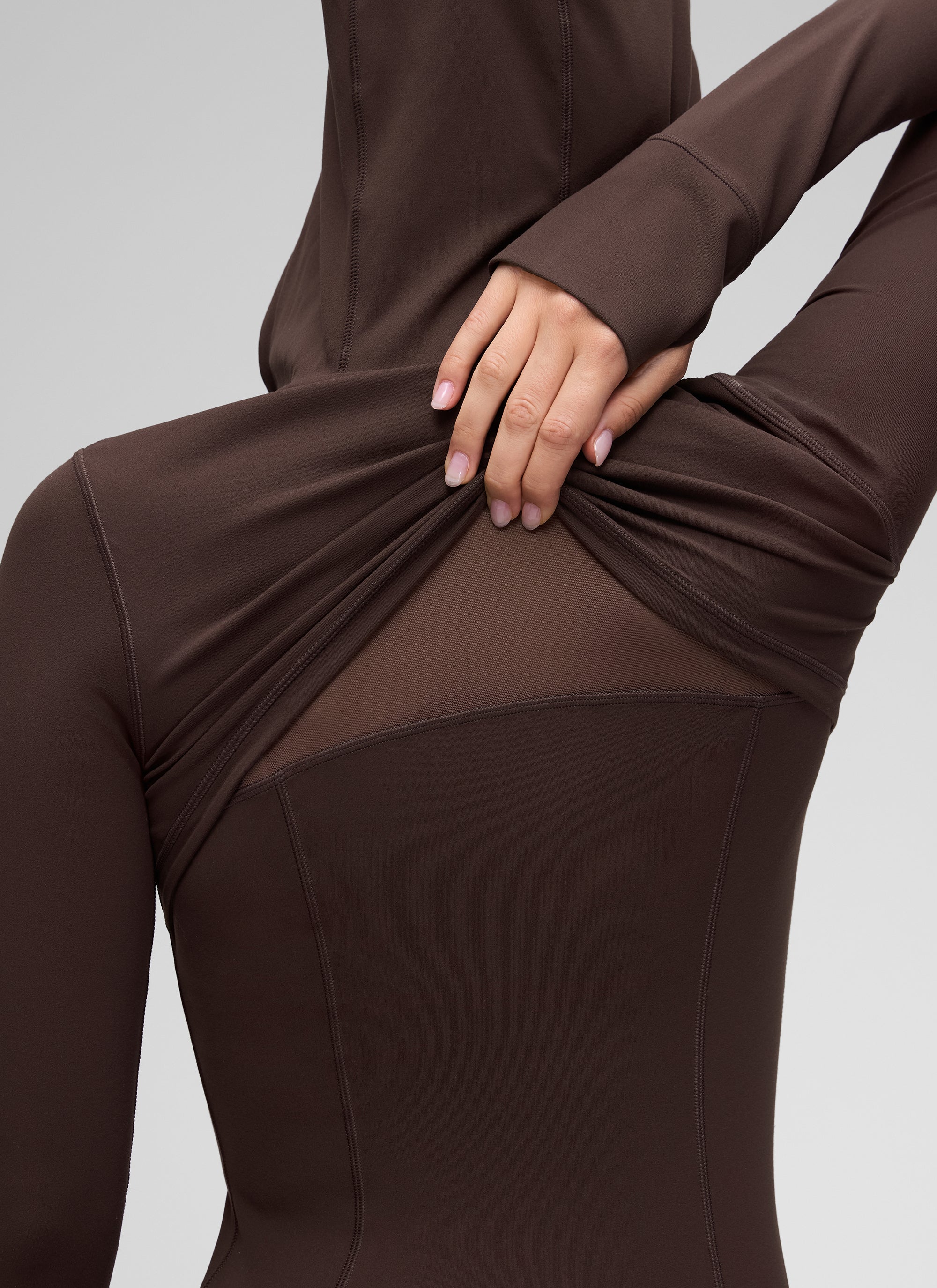 CRZ YOGA Women's Butterluxe Slim Fit Pocket Outerwear Full Zip Hoodies Hot Fudge Brown @model_info:Anna