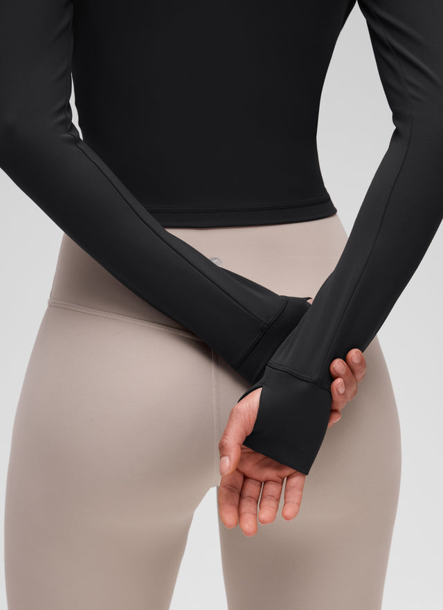 CRZ YOGA Women's Butterluxe Cropped Outerwear Full Zip Jackets Black @model_info:Larissa