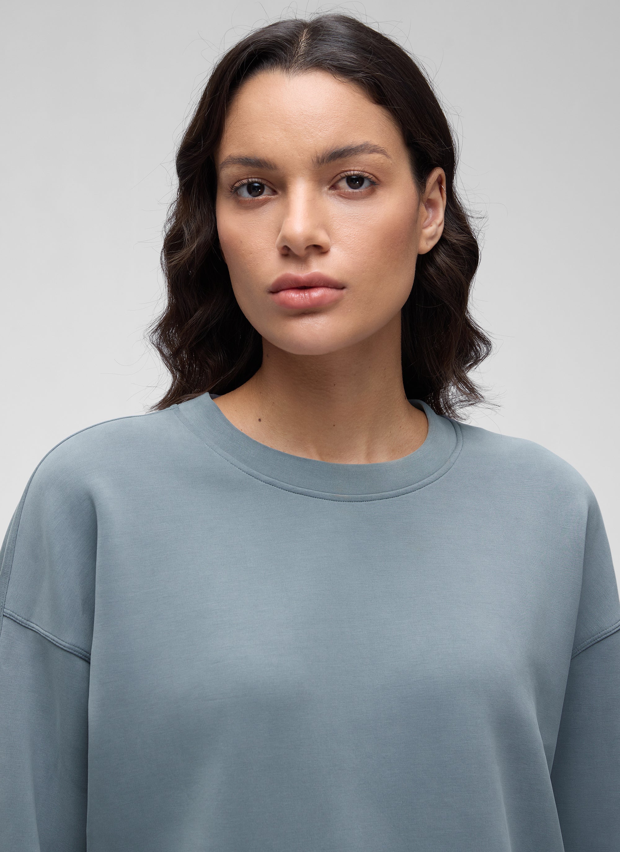 CRZ YOGA Womens SoftAura Basic Casual Sweat Shirt Crew Neck Pullover Belgian Blue @model_info:J