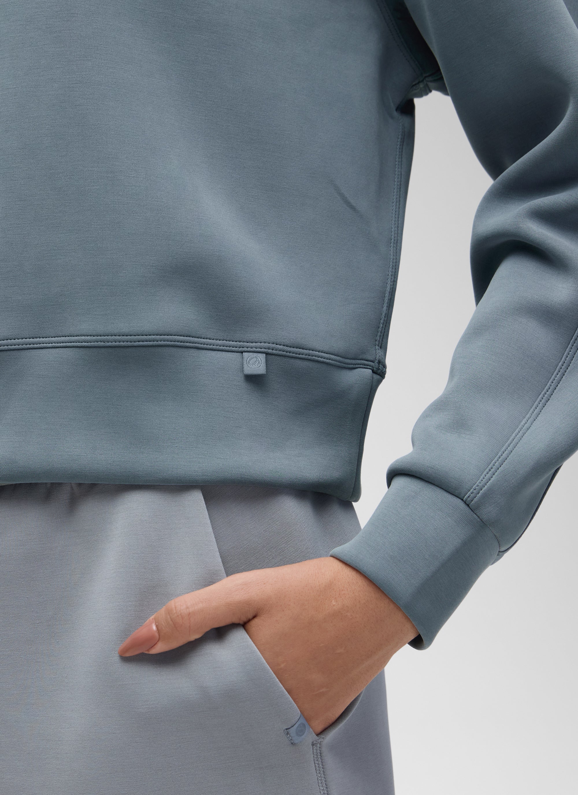CRZ YOGA Womens SoftAura Basic Casual Sweat Shirt Crew Neck Pullover Belgian Blue @model_info:J