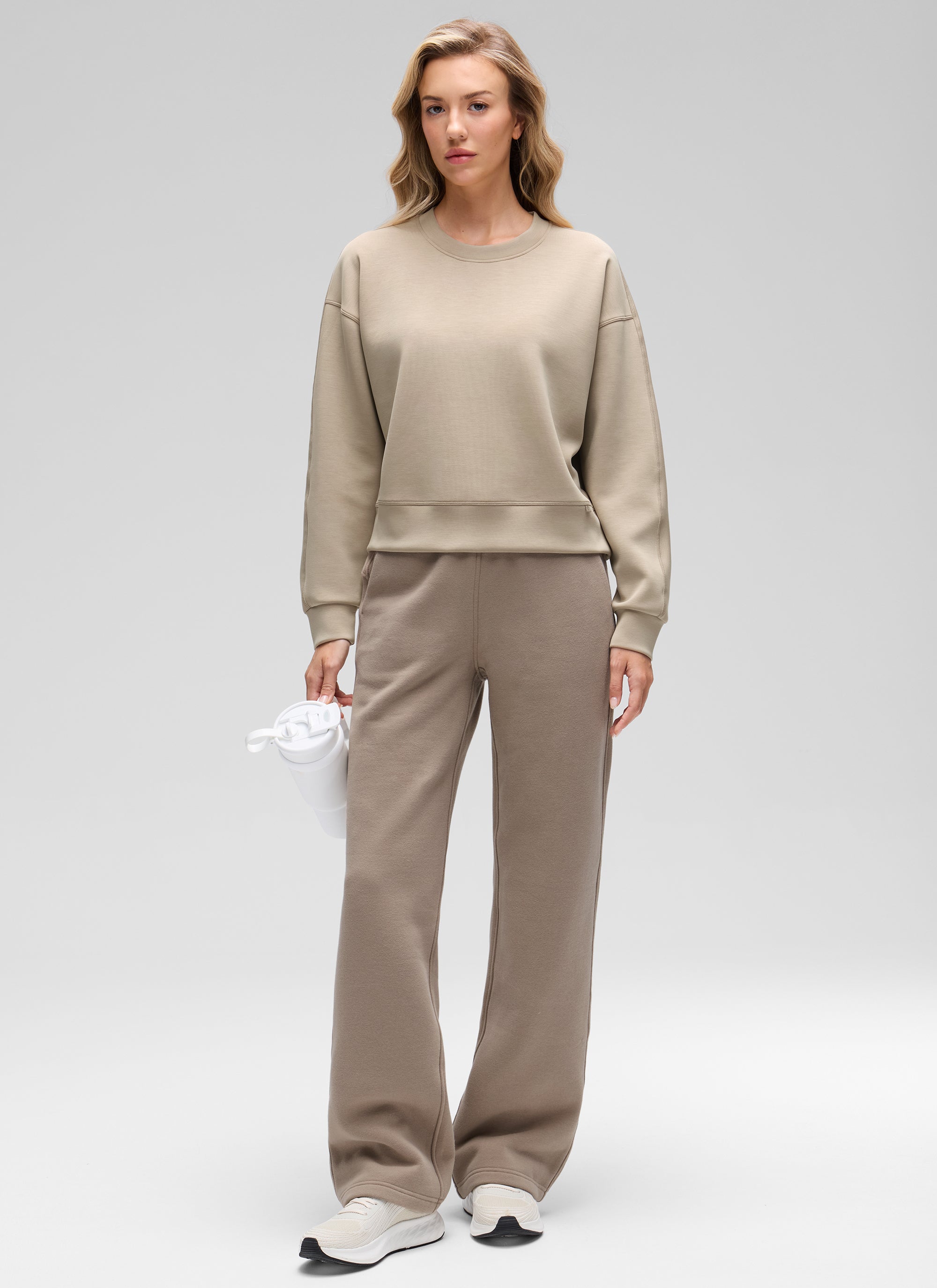 CRZ YOGA Womens SoftAura Basic Casual Sweat Shirt Crew Neck Pullover Oak @model_info:Anna